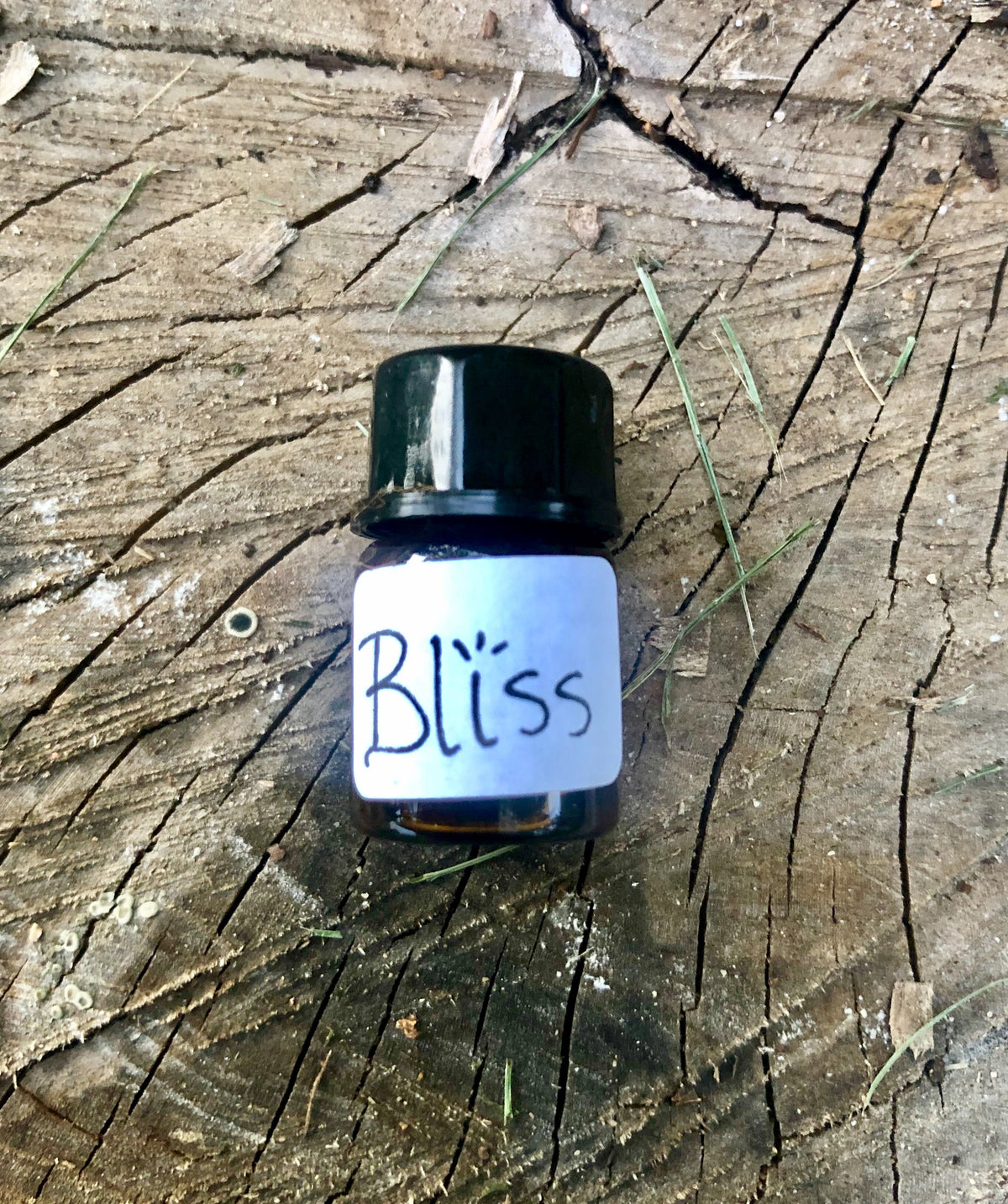 Magnifying Essential Oil Blend Trio – view 4